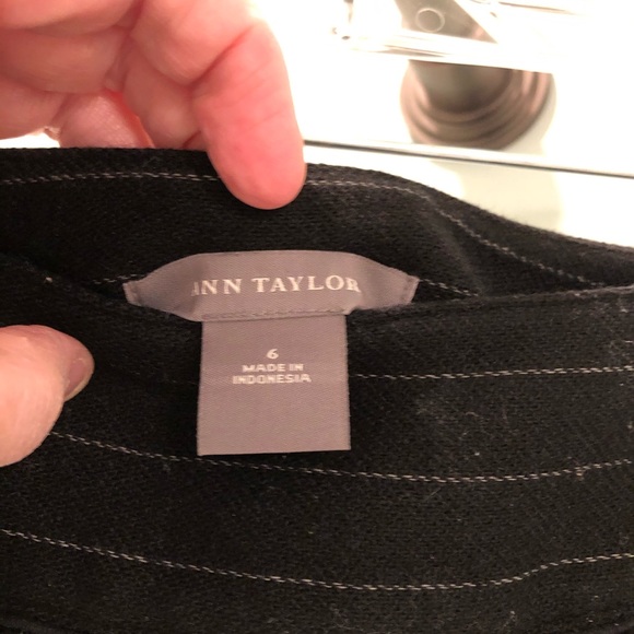 Ann Taylor Pleated Skirt - Picture 4 of 6